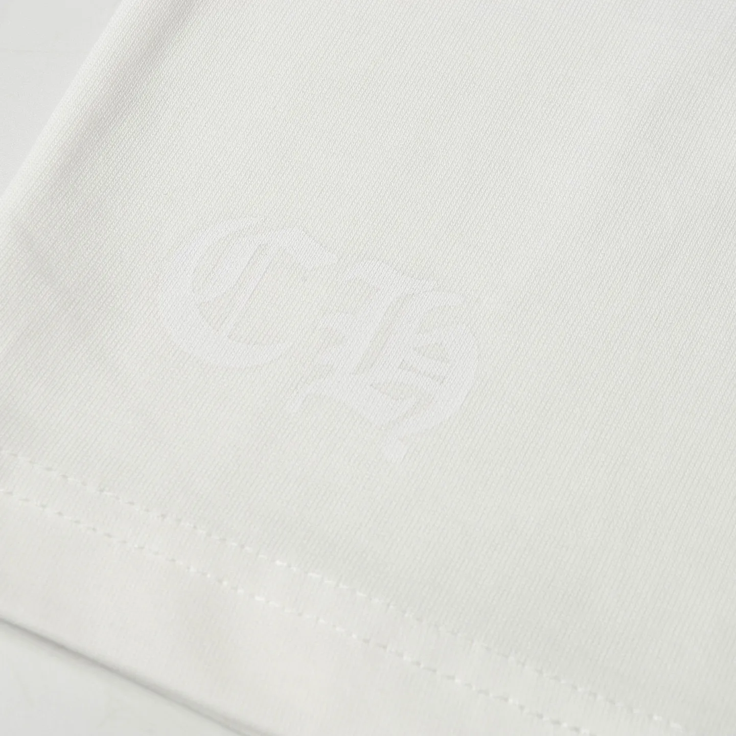 🅿️170 Chrome hearte/Chrome heart ch 25ss early spring new Sanskrit printed short-sleeved T-shirt. A must-have item for daily commuting for men and women in light luxury. The correct version is welcome to compare. Detailed features: ·280 grams of 100% pure cotton double yarn jersey fabric. ·Custom-dyed in the same vat with special thickened 32 counts of double-strand 1x1 thread. ·Double-needle cross-stitch technology. ·Original main mark washed hangtag. Color: black white. Size: XS-L